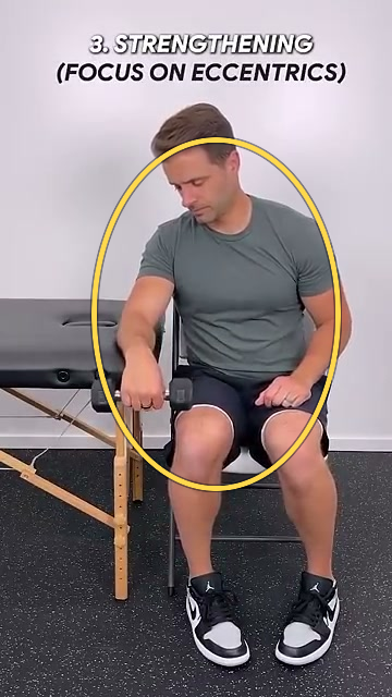 Eccentric Wrist Extension exercise frame highlight